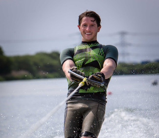 lake waterskiing